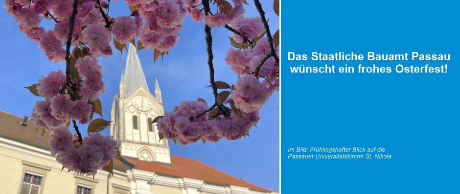 Frühlingshafter Blick auf die Passauer Universitätskirche St. Nikola - © Staatliches Bauamt Passau / Süß