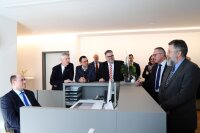 Am Empfang des neuen Servicezentrums nahm Finanz- und Heimatminister Albert Füracker Platz.