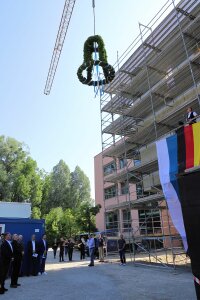 Richtfest zum Erweiterungsbau der Mensa. Richtfest zum Erweiterungsbau der Mensa.