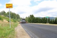 Auf einer Länge von 4,5 km haben wir die Staatsstraße 2130 zwischen Dreisesselstraße und Hinterfreundorf saniert. Auf einer Länge von 4,5 km haben wir die Staatsstraße 2130 zwischen Dreisesselstraße und Hinterfreundorf saniert.