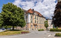 Der Gebäudekomplex an der Jahnallee in Vilshofen. Der Gebäudekomplex an der Jahnallee in Vilshofen.