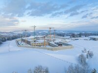 Die Arbeiten für den Neubau der Justizvollzugsanstalt Passau gehen gut voran. 