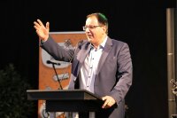 "Ein herzliches Dankeschön an unsere Helden und Heldinnen des Winters, die bei jedem Wetter für die Sicherheit und Mobilität sorgen – Ihr Einsatz ist unverzichtbar!“, sagte der Bayerische Finanz- Heimatsstaatssekretär Martin Schöffel.