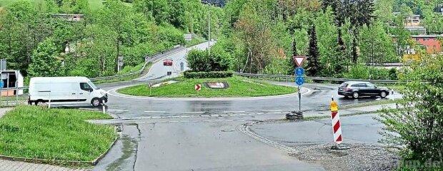 Der Kreisverkehr auf der B 533 in Grafenau ist wieder freigegeben.