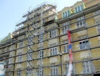 Denkmalgerechte Fassadensanierung unter Erhalt der alten Fensterkonstruktion © Staatliches Bauamt Passau