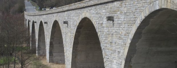 Die Riedbachbrücke bei Viechtach ist in die Jahre gekommen. Die Riedbachbrücke bei Viechtach ist in die Jahre gekommen.
