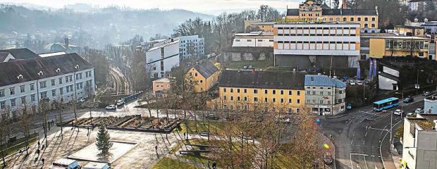 Am Fuß des Spitzbergs, unterhalb der Löwenbrauerei, werden die Gebäude weggerissen und durch Neubauten für die wachsende Uni ersetzt. Der Planungs-Wettbewerb dafür ist europaweit ausgeschrieben.