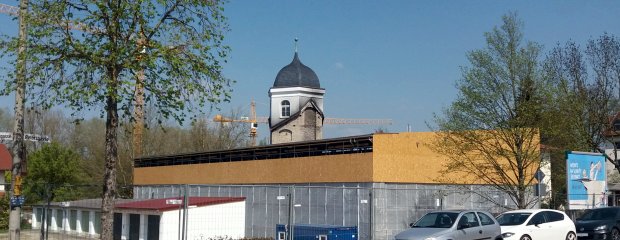 Das ehemalige Jugendzentrum an der Petersgasse: Der Dachstuhl des aufwendig sanierten Gebäudes brannte im Oktober 2017 kurz vor der Inbetriebnahme als Lehrstuhl- und Verwaltungsgebäude des TUM-Campus ab. Der Wiederaufbau beginnt in der zweiten Junihälfte.