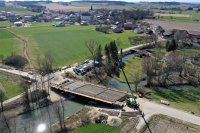 Die Arbeiten an der Kollbachbrücke bei Mariakirchen gehen gut voran. © Streicher