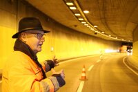 Max Drexler im B 11-Tunnel in Deggendorf: Der Bau der Einhausung im Zuge der Bundesstraßen-Verlegung war für ihn ein besonderes Erlebnis in seiner 40-jährigen Dienstzeit.