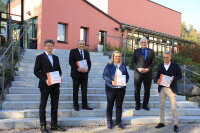 Im Bild von links: Peter Riepl (Architekturbüro Riepl Riepl Architekten), Bereichsleiter Hochbau des Staatlichen Bauamts Passau Norbert Sterl, Bayerns Bauministerin Kerstin Schreyer, Präsident der Universität Passau Prof. Dr. Ulrich Bartosch, Bayerns Wissenschaftsminister Bernd Sibler.