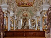 Der restaurierte Kirchenraum der ehemaligen Benediktinerabteikirche St. Matthäus in Asbach.