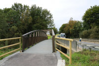 Die Brücke über den Bogenbach ist für Fußgänger und Radfahrer freigegeben.
