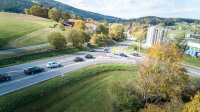 Trotz Ampel bleibt die Rehau-Einmündung bei Viechtach eine Unfallhäufungsstelle.