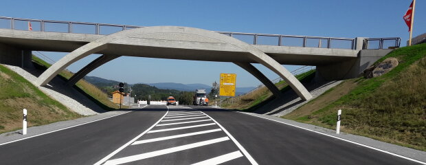 Die B 11 zwischen Grafling und Gotteszell ist jetzt wieder für den Verkehr freigegeben.