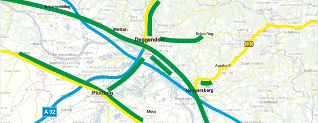 Im Landkreis Deggendorf wurden in den vergangenen Jahren an den Hauptverkehrsachsen bereits Radwege gebaut - durchgehend oder an wichtigen Teilstücken. Grün markiert sind die bestehenden und aktuell geplanten Radwegeverbindungen entlang der drei Bundesstraßen (gelb) B 8, B 11 und B 533 sowie an einigen Staatsstraßen-Abschnitten