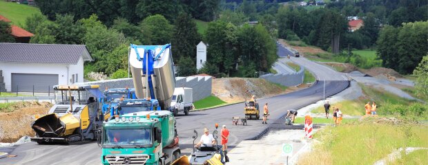 Beim Ausbau der B 11 zwischen Grafling und Gotteszell wird, soweit es möglich ist, auf der bestehenden Trasse gebaut. Beim Ausbau der B 11 zwischen Grafling und Gotteszell wird, soweit es möglich ist, auf der bestehenden Trasse gebaut.