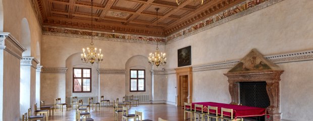 Der Rittersaal im zweiten Obergeschoss von Schloss Obernzell. Der Rittersaal im zweiten Obergeschoss von Schloss Obernzell.