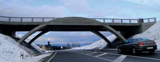 Die Brücke über die B 11 zwischen Grafling und Gotteszell wird "Bayerwald-Brücke" heißen. Die Brücke über die B 11 zwischen Grafling und Gotteszell wird "Bayerwald-Brücke" heißen.