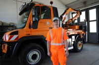 Jonas Höltl ist der neue Auszubildende in der Straßenmeisterei Passau. Jonas Höltl ist der neue Auszubildende in der Straßenmeisterei Passau.