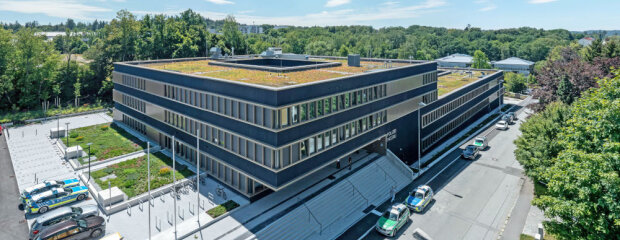 Das fertiggestellte Ämtergebäude an der Karlsbader Straße. Das fertiggestellte Ämtergebäude an der Karlsbader Straße.