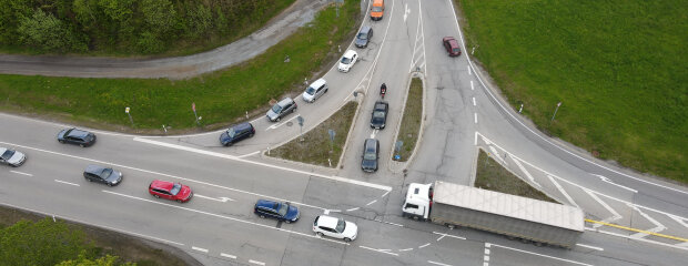 Der unfallträchtige Knoten bei Freyung-Ort aus der Luft. Der unfallträchtige Knoten bei Freyung-Ort aus der Luft.