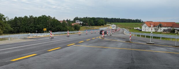 Seit 5. Juni ist die Brücke auf Höhe Altgmain für den Verkehr freigegeben. Seit 5. Juni ist die Brücke auf Höhe Altgmain für den Verkehr freigegeben.