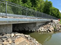Die Brücke über den Hörreuter Bach bei Kernmühle wurde erneuert. Die Brücke über den Hörreuter Bach bei Kernmühle wurde erneuert.